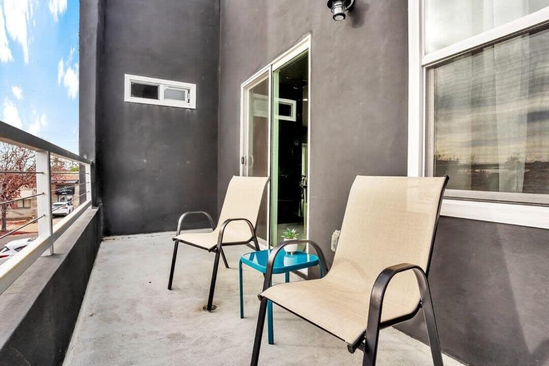 Professionals-Restaurants-Fastwifi-A C-Desk- Pets Apartment Сан Диего Екстериор снимка