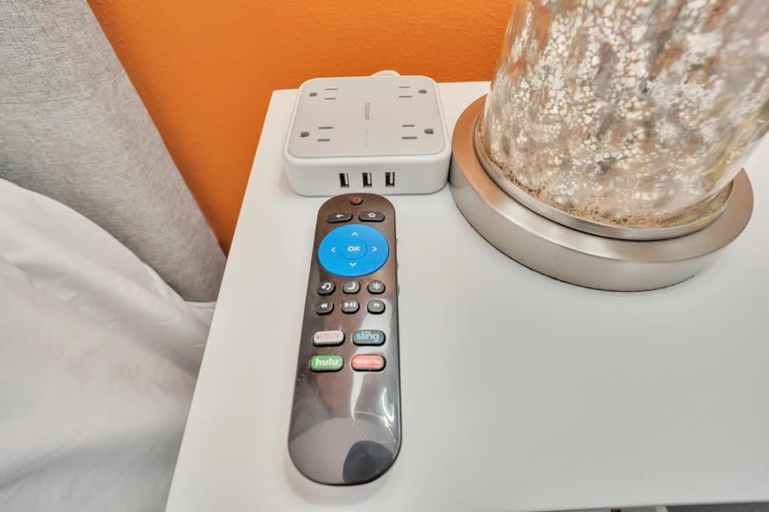 Professionals-Restaurants-Fastwifi-A C-Desk- Pets Apartment Сан Диего Екстериор снимка