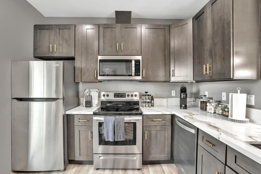Professionals-Restaurants-Fastwifi-A C-Desk- Pets Apartment Сан Диего Екстериор снимка