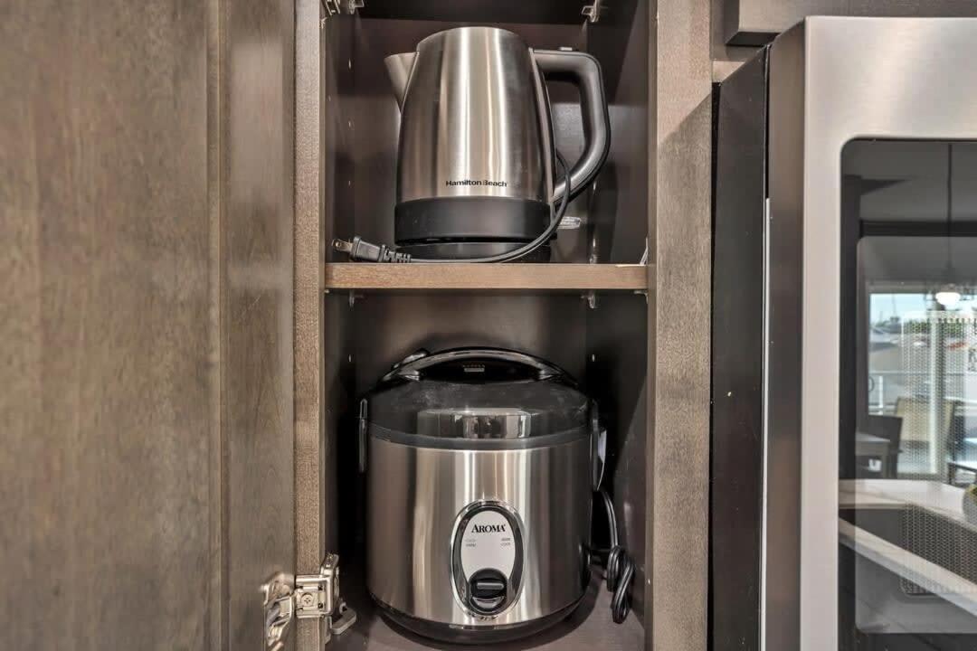 Professionals-Restaurants-Fastwifi-A C-Desk- Pets Apartment Сан Диего Екстериор снимка