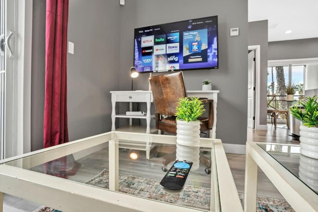 Professionals-Restaurants-Fastwifi-A C-Desk- Pets Apartment Сан Диего Екстериор снимка