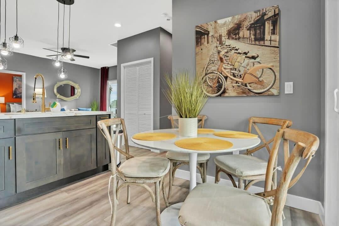 Professionals-Restaurants-Fastwifi-A C-Desk- Pets Apartment Сан Диего Екстериор снимка